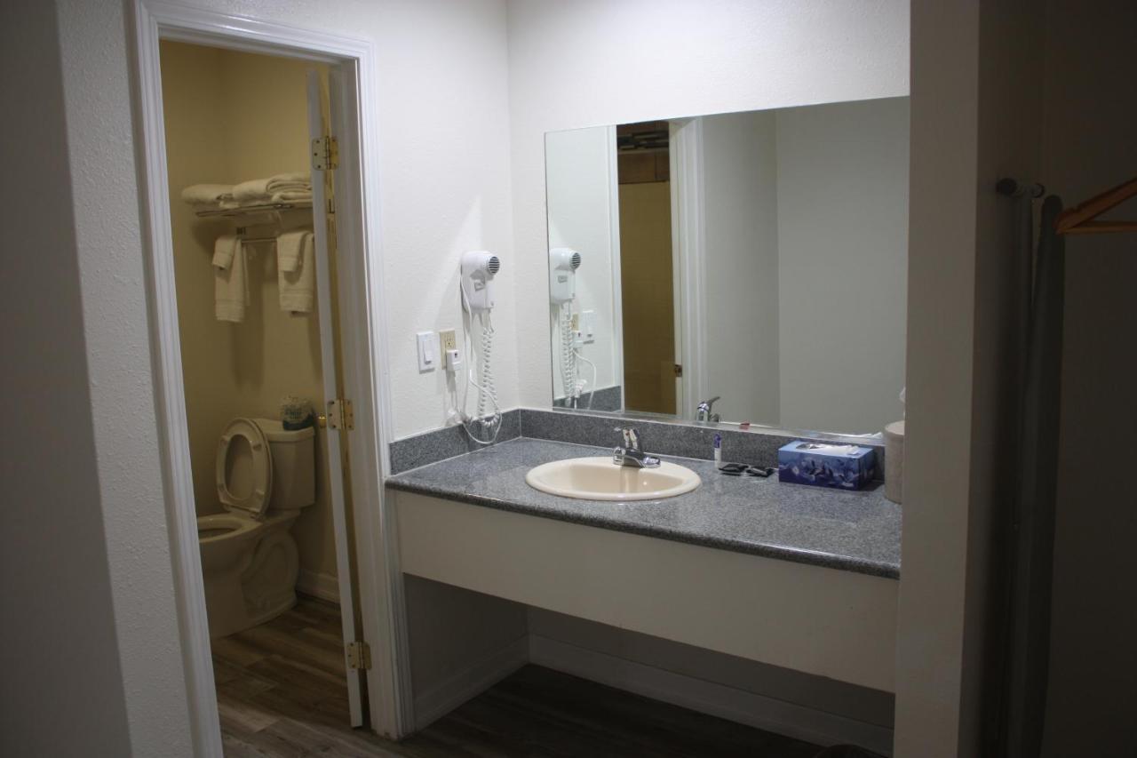 Value Inn & Suites เรดดิ้ง ภายนอก รูปภาพ