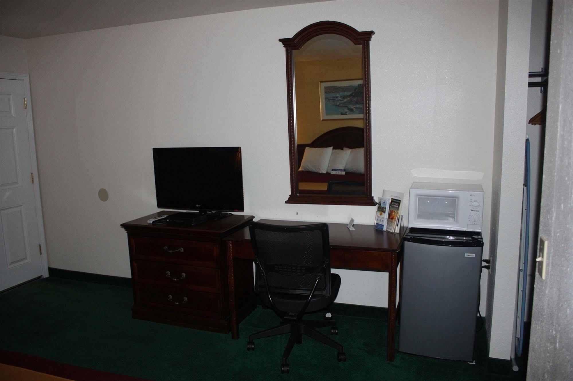 Value Inn & Suites เรดดิ้ง ภายนอก รูปภาพ