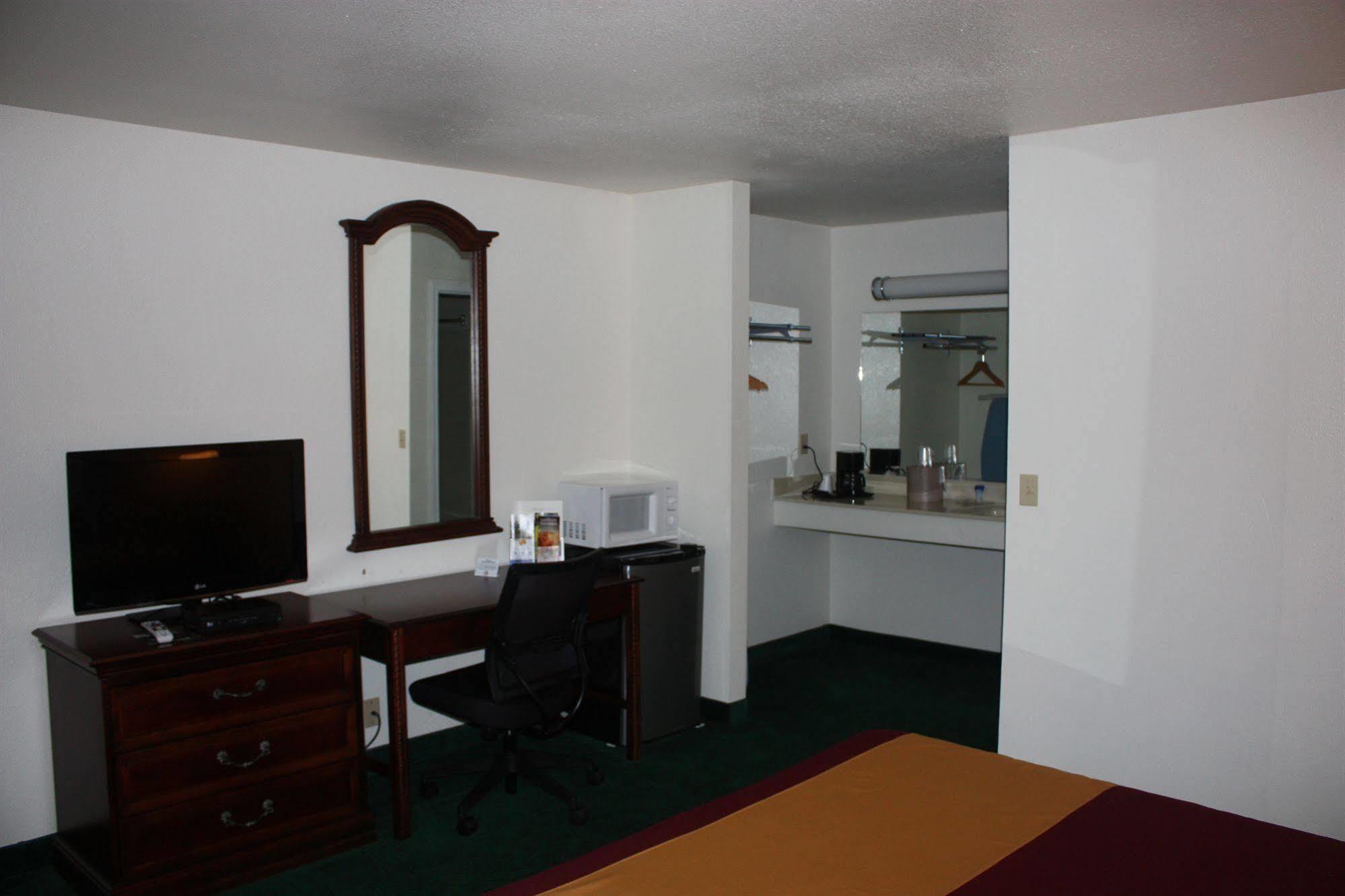 Value Inn & Suites เรดดิ้ง ภายนอก รูปภาพ