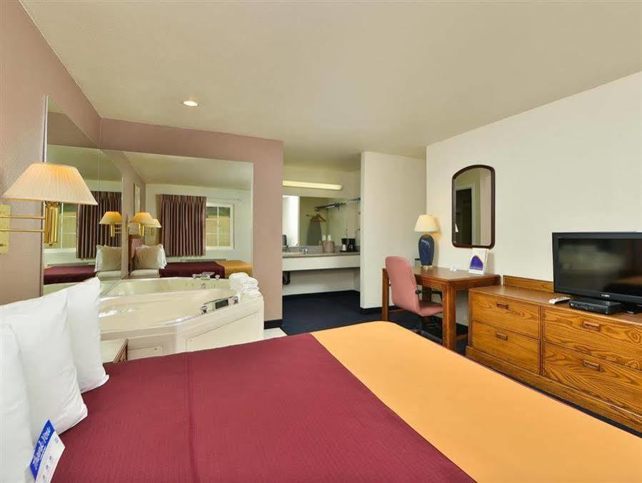 Value Inn & Suites เรดดิ้ง ภายนอก รูปภาพ