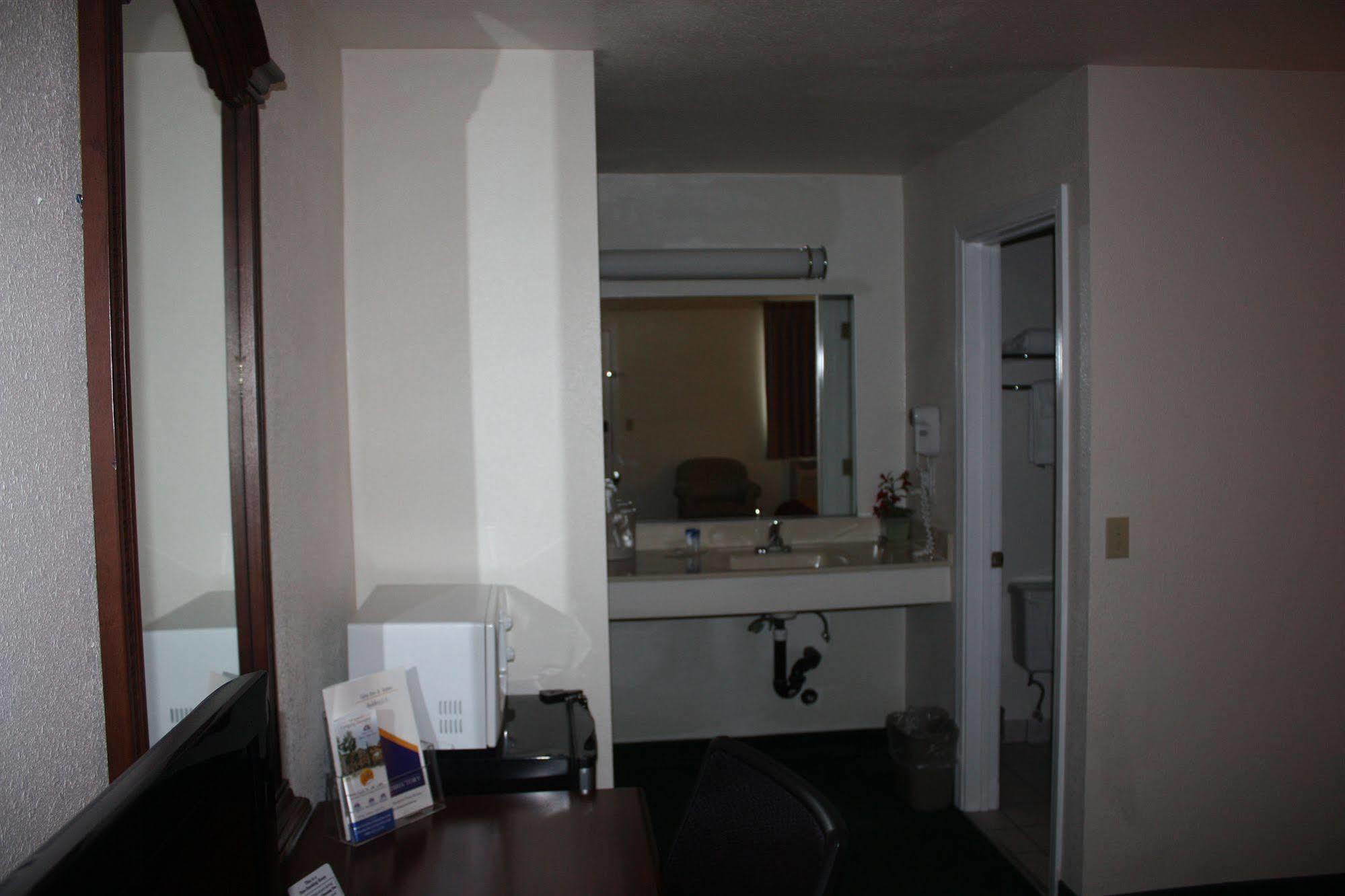 Value Inn & Suites เรดดิ้ง ภายนอก รูปภาพ